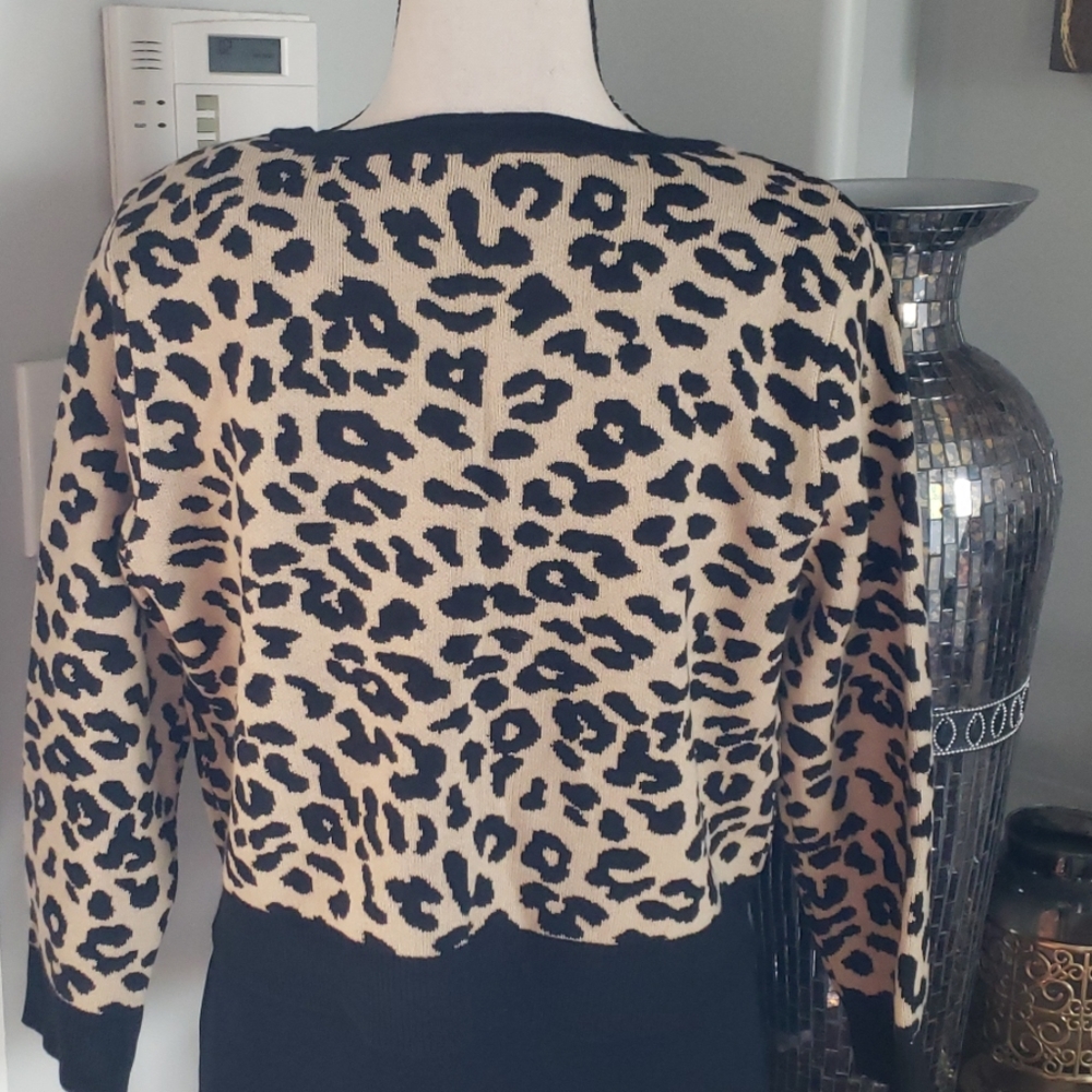 NWT Leopard Cropped Sweater - Picture 3 of 4